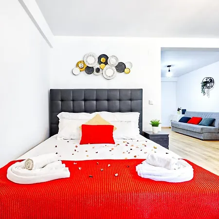 아파트 Big And Flat